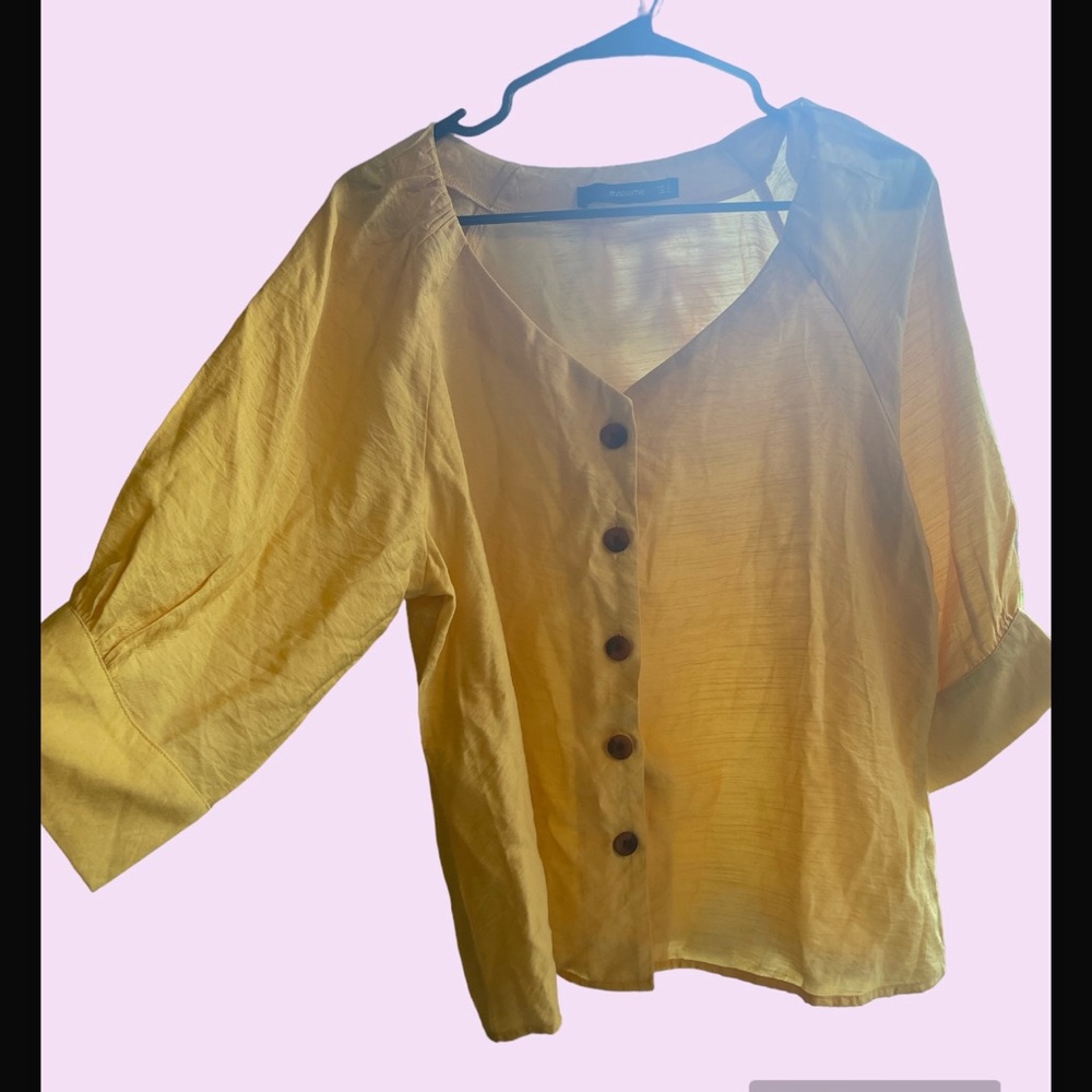 Never Worn, mango coloured top!